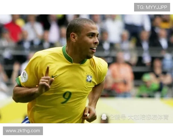 弗朗茨·贝肯鲍尔：从球场传奇到足坛大师的非凡人生轨迹