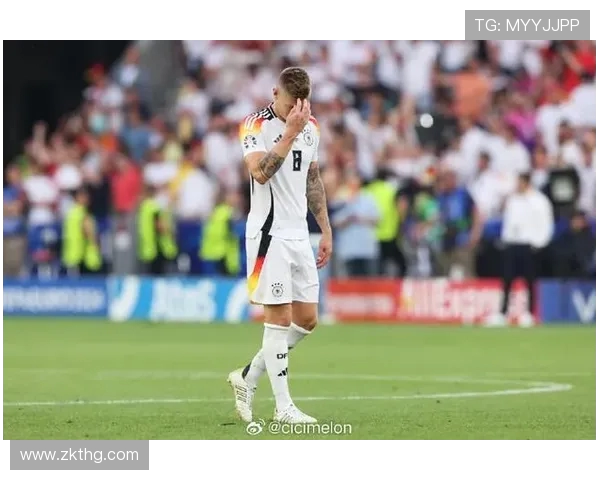 克罗斯：从足球天才到战术大师的成长之路与传奇人生